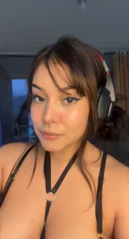 Breed this gamer girl >:) : video clip