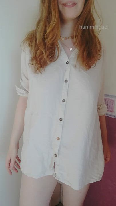 Most people IRL think I have small tits and I think it's hilarious : video clip