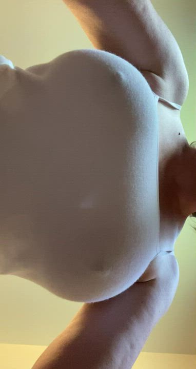 34DDD-angerous. : video clip