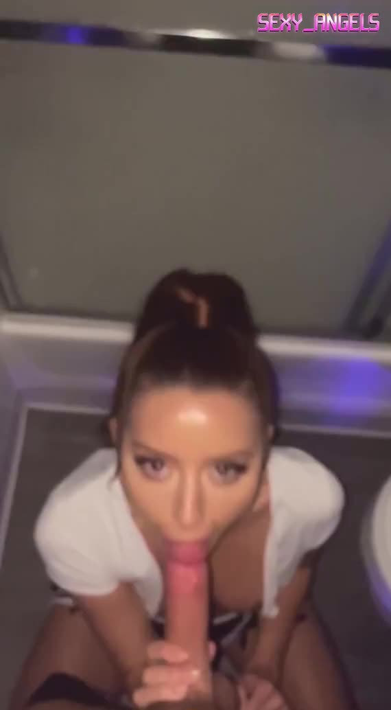 having fun at the birthday party : video clip