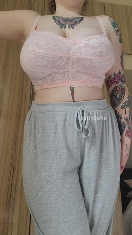 You should see how much they bounce when I ride you : video clip
