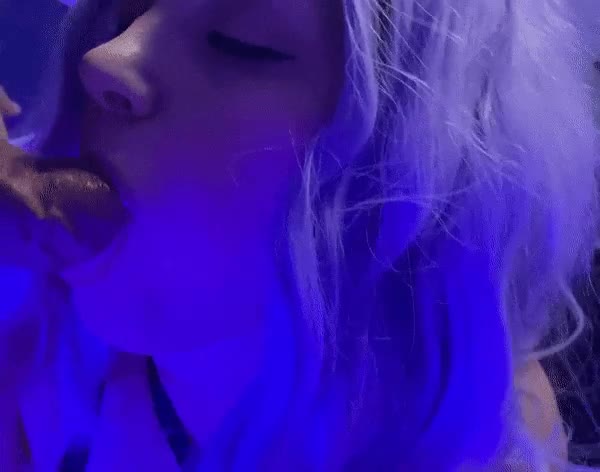 Sucking life away 🥵🤤 : video clip