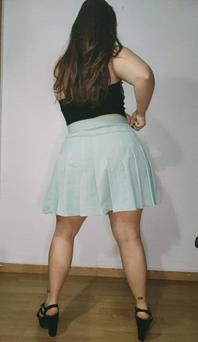 My curves sometimes make it difficult : video clip