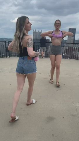 Just enjoying the view [gif] : video clip