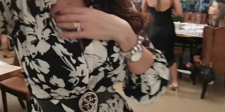 Flashing at a black tie event [gif] : video clip
