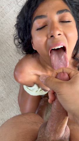 Cum and I’ll keep going : video clip