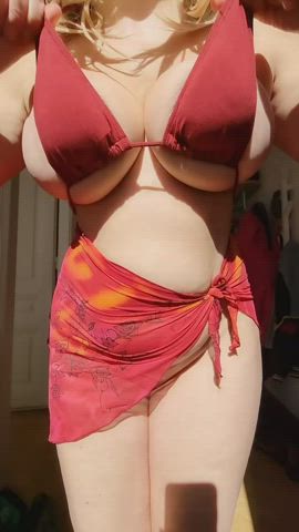 Admit it, this is pretty perfect for a 51yo mom 🥵 : video clip