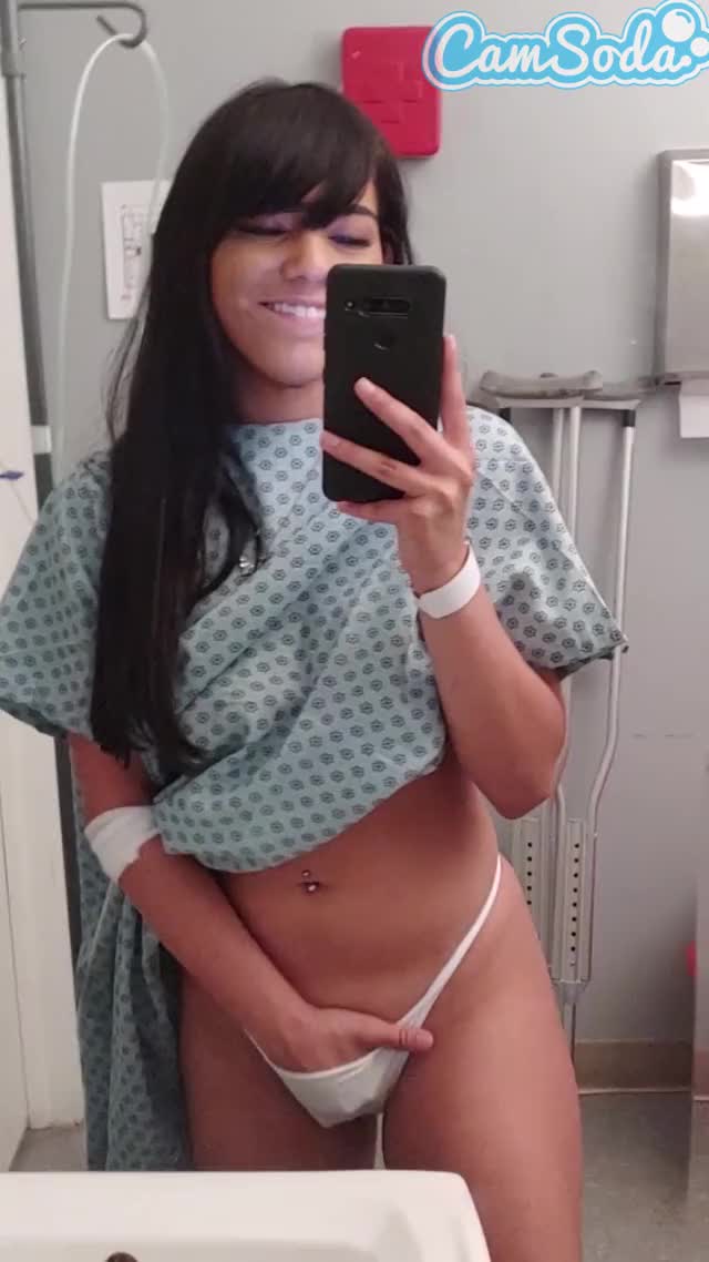 hospitalized teen films herself in her room : video clip