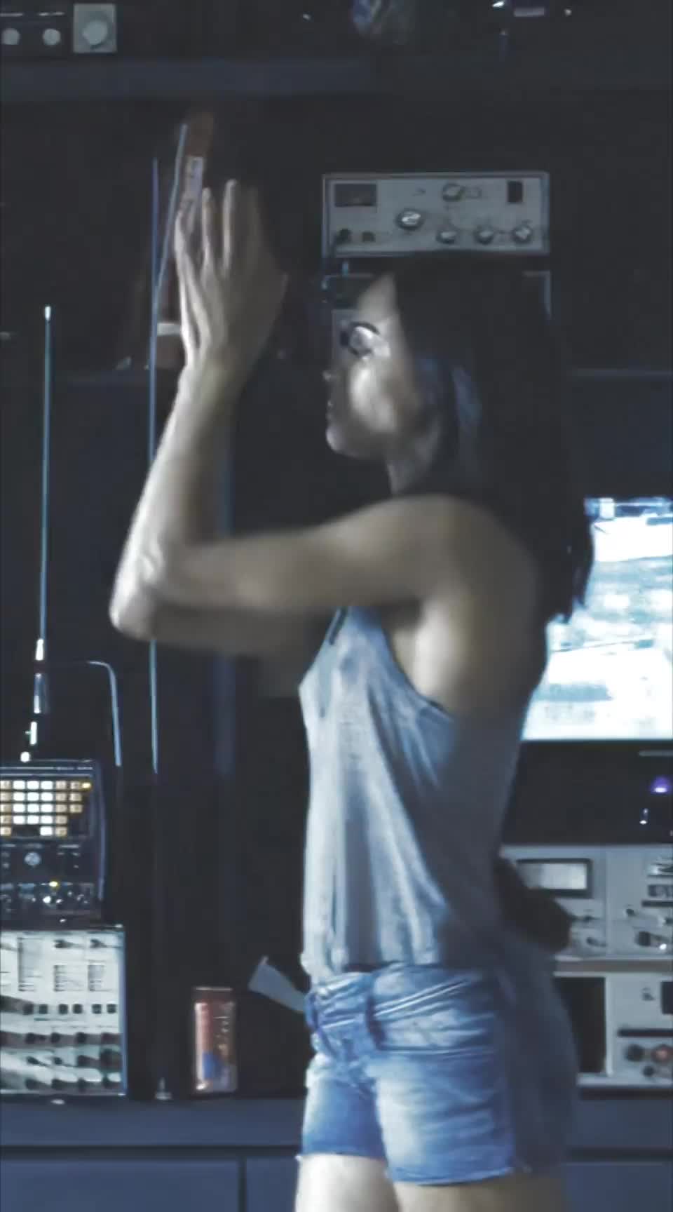 Zoe Saldana : video clip