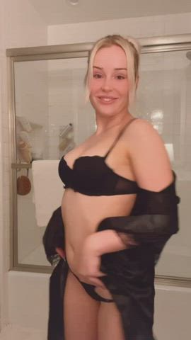 Hoping my little body makes daddy hard : video clip