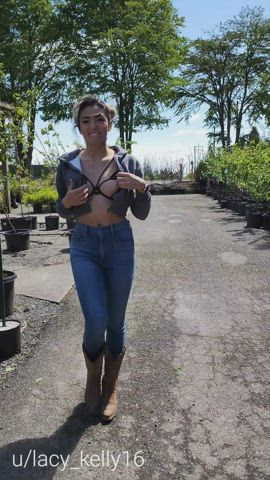 Getting some sun on my tits [gif] : video clip