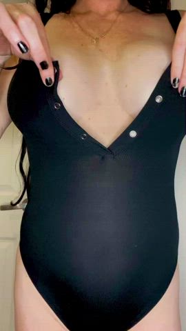 Sometimes I curse having big tits 😉 : video clip