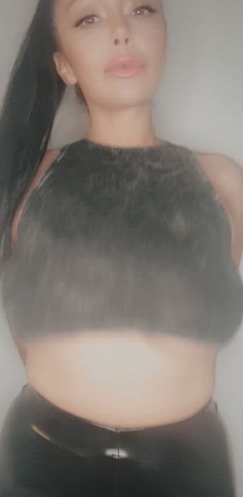 Help me hold this tits guys 🥰 : video clip
