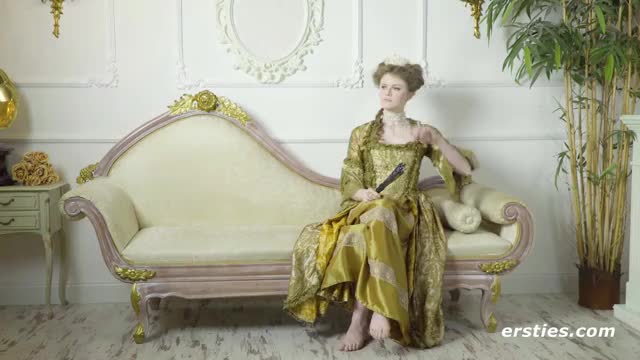 [FMMMM] At Your Service Your Majesty : video clip