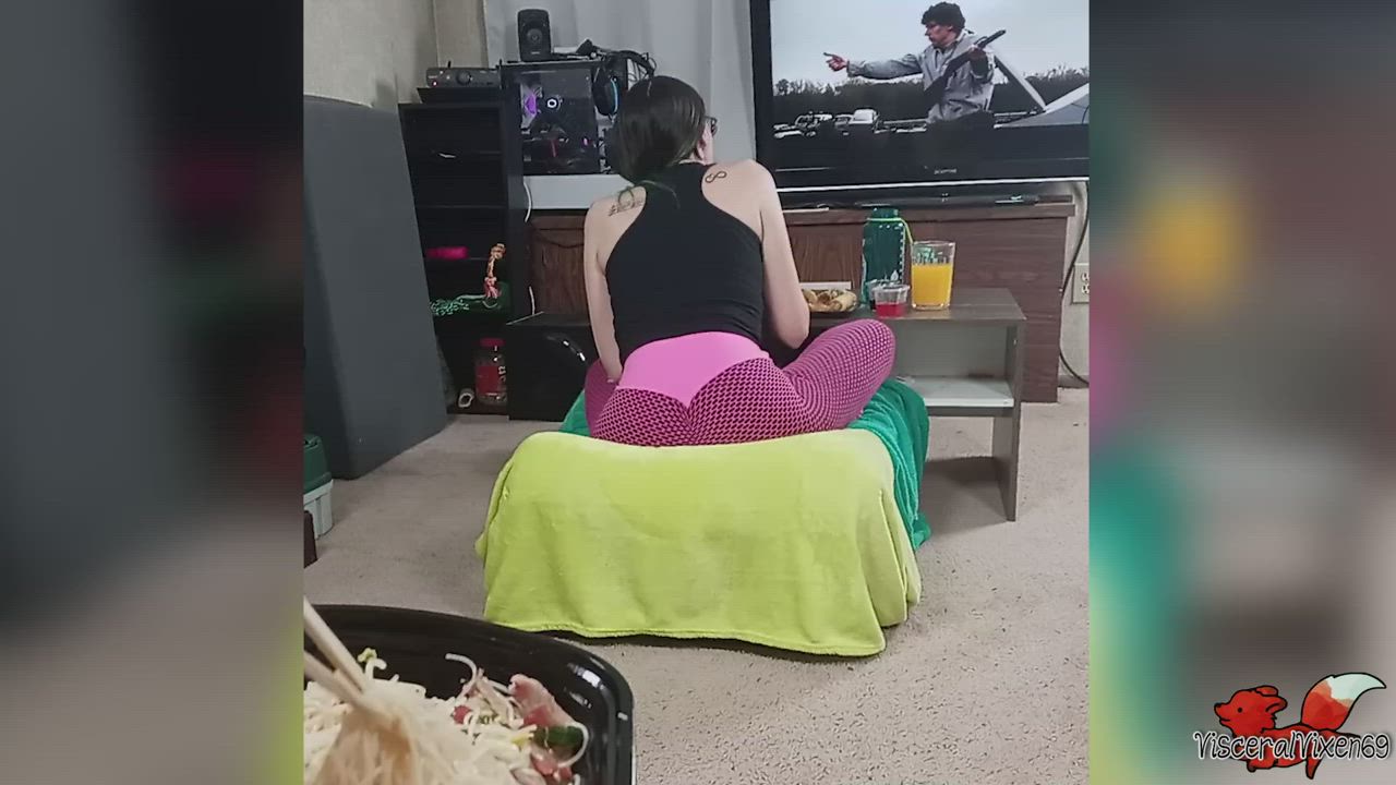 OC: My roommate thought he could throw off my dinner... He thought wrong! : video clip