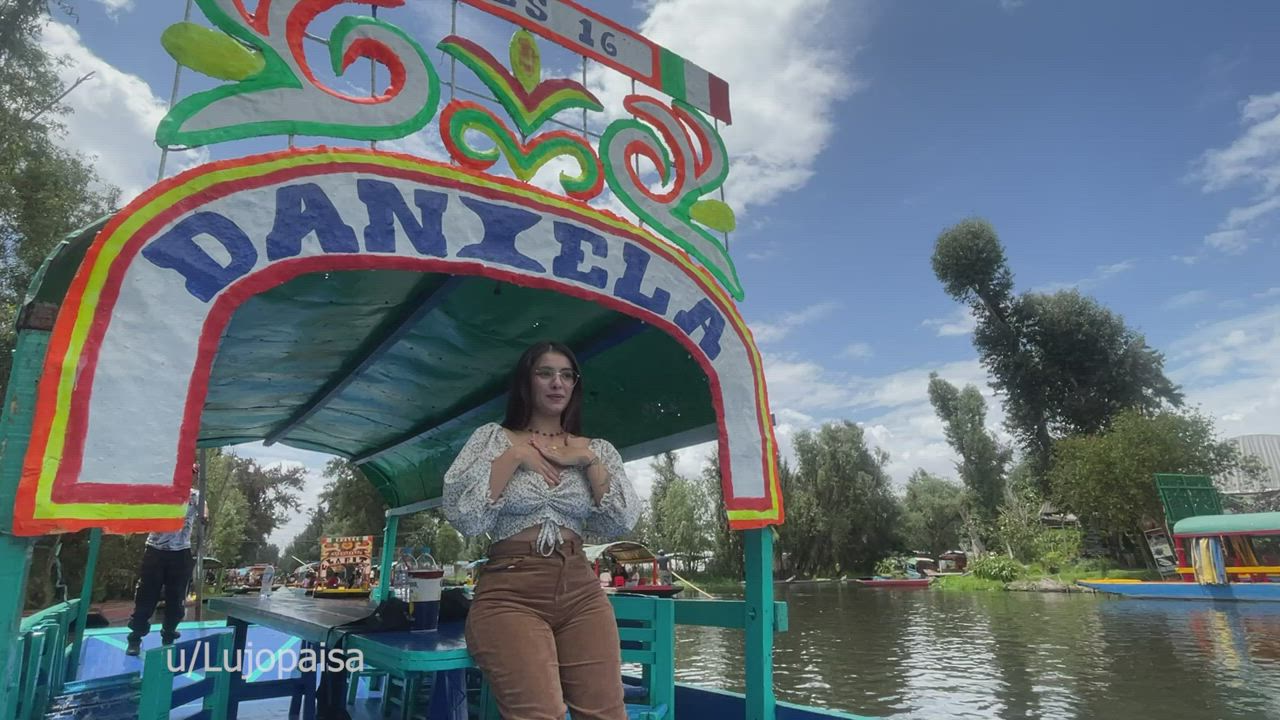 The thrill of flashing on vacation is getting addictive [GIF] : video clip