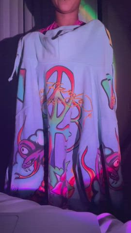 Wait until I drop the jacket.. : video clip
