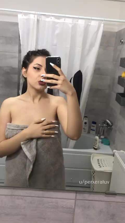 Just a tiny teen who loves making older men hard : video clip