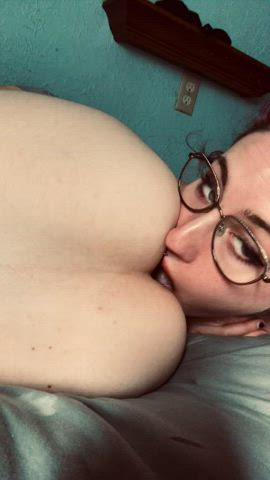🍑Peaches and cream 💦🍑🤤 : video clip