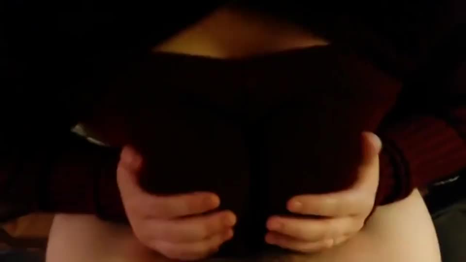 Sweater Titfuck : video clip
