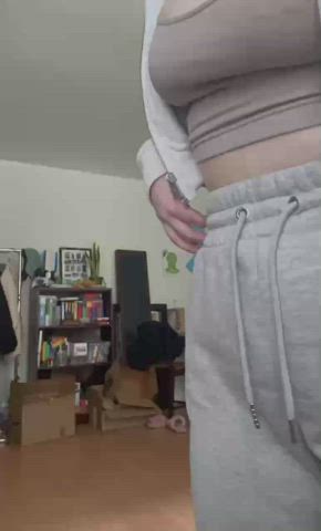 Imagine how good it'll feel cumming ball deep with that pressed against you 😈 : video clip