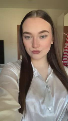 If we'd work in the same office, would you unbottom my blouse at the toilet :P : video clip