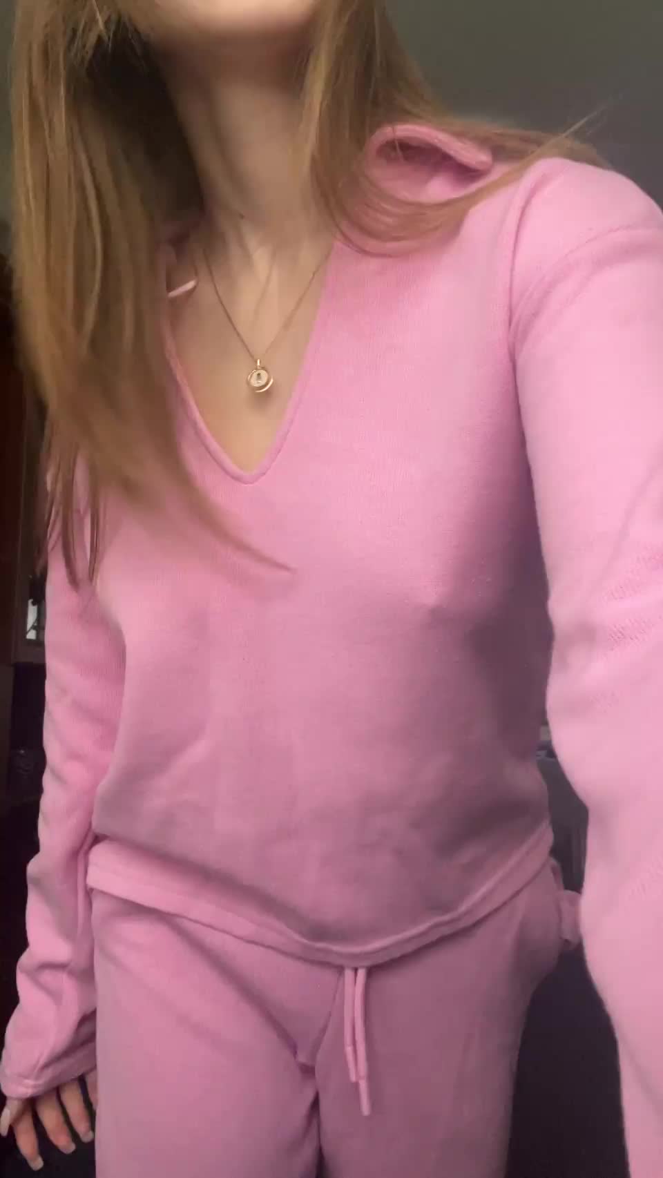 I love showing off my young petite body : video clip