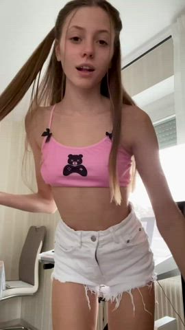 Kings who appreciate small strip girls are my favorite : video clip