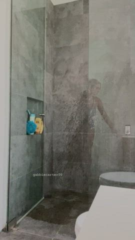 Under The Shower : video clip