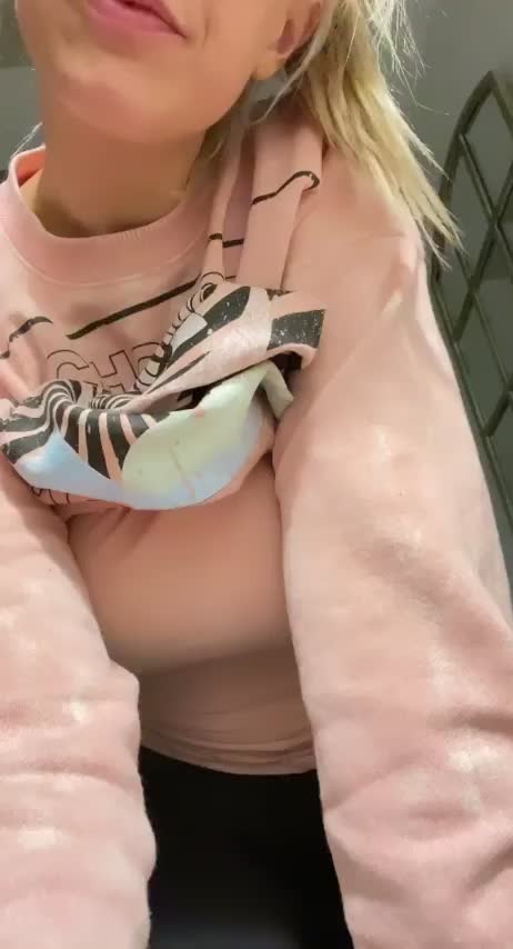 Your favorite MILF is ready to ride.. : video clip