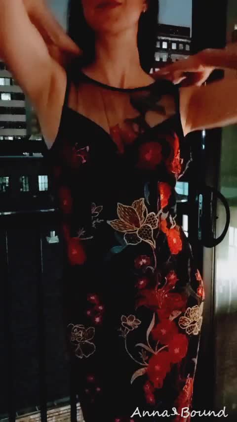Got back from the theater and thought I'd put on a show of my own 😏 [gif] : video clip