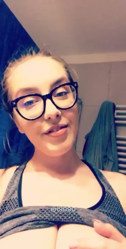 I want you to lay your head on them : video clip