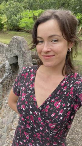 I wear easy wrap dresses because I always get to urge to get naked when I go out for walks. [gif] : video clip