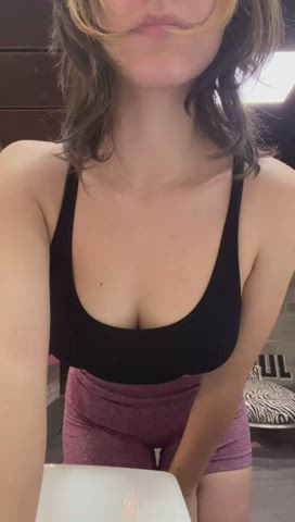 Sending you nudes while I'm at the gym : video clip
