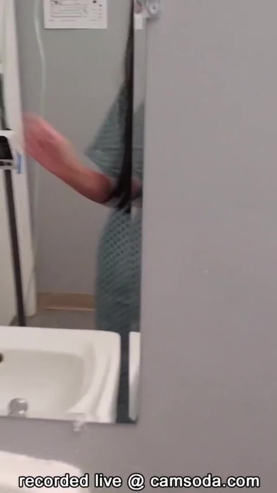 Naughty Babe Got Too Horny In Her Hospital Room : video clip