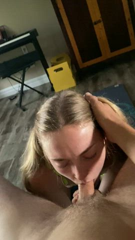 My 18yo mouth fits so well with cocks : video clip