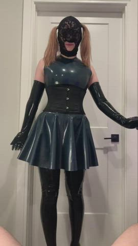 Latex fuckdoll servicing her Master (oc) : video clip