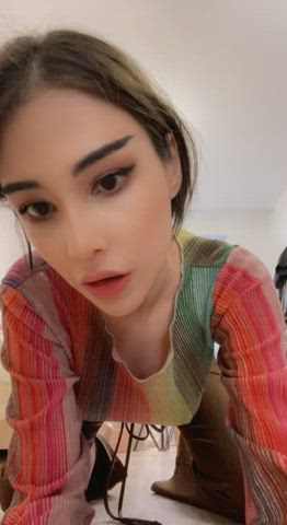 Do you like me from the front or from behind? Best answer wins a prize! : video clip