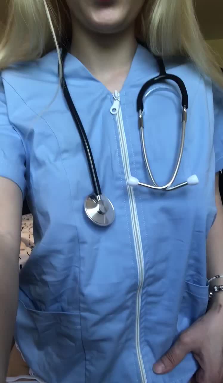 If you’ve never fucked a pale nurse, I’d love to be your first : video clip
