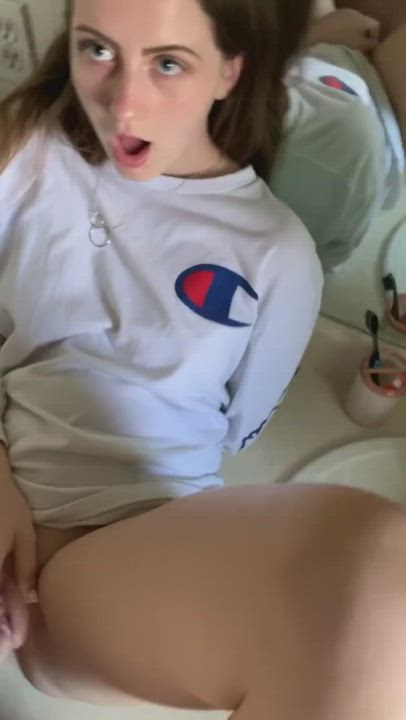 Sometimes you need to fill her : video clip