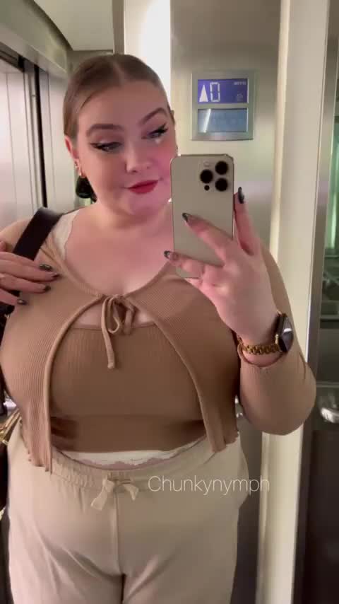 Get me pregnant in an elevator : video clip