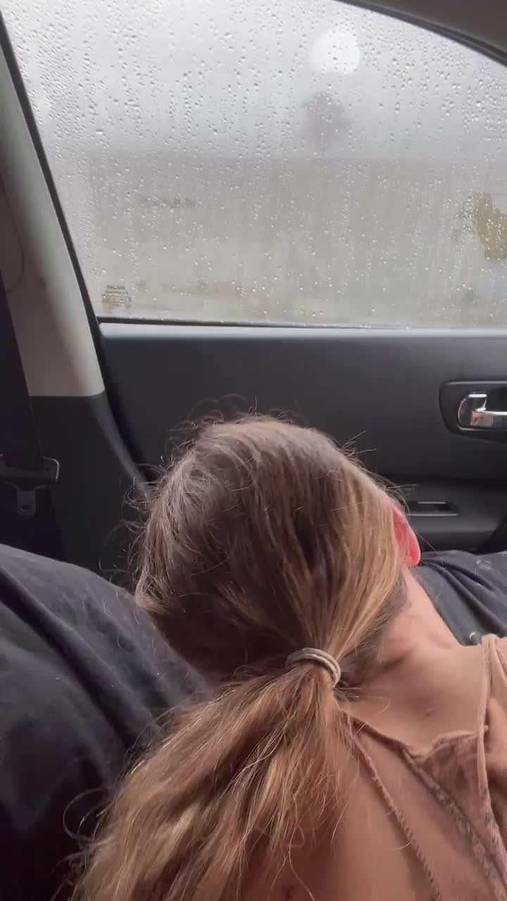 I’m obsessed with giving road head no matter how risky : video clip