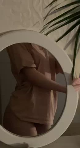 They're made for you to grab them : video clip