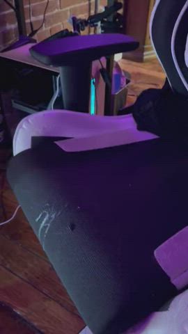 Would you lick the cum off a gamer girl's chair? : video clip