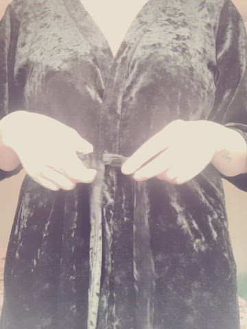 I'm your goon goddess, bow down to me : video clip