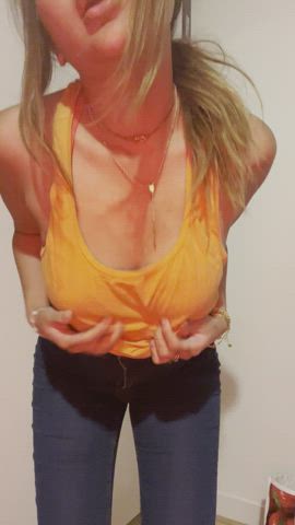 do you like my clothes on the floor? : video clip