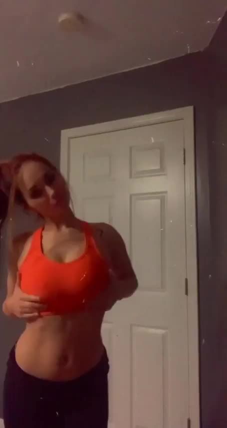 Would you rather watch me work out or drop my titties? : video clip