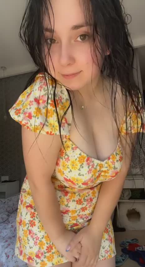 Are you excited for the sundress season with no panties? : video clip