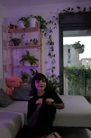 TikTok stream tease : video clip