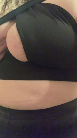 I wish I was bouncing on your dick : video clip